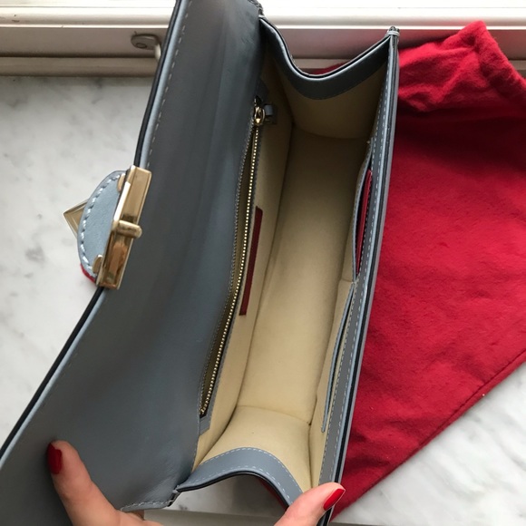 Valentino Rockstud medium bag in light blue color - Picture 6 of 8